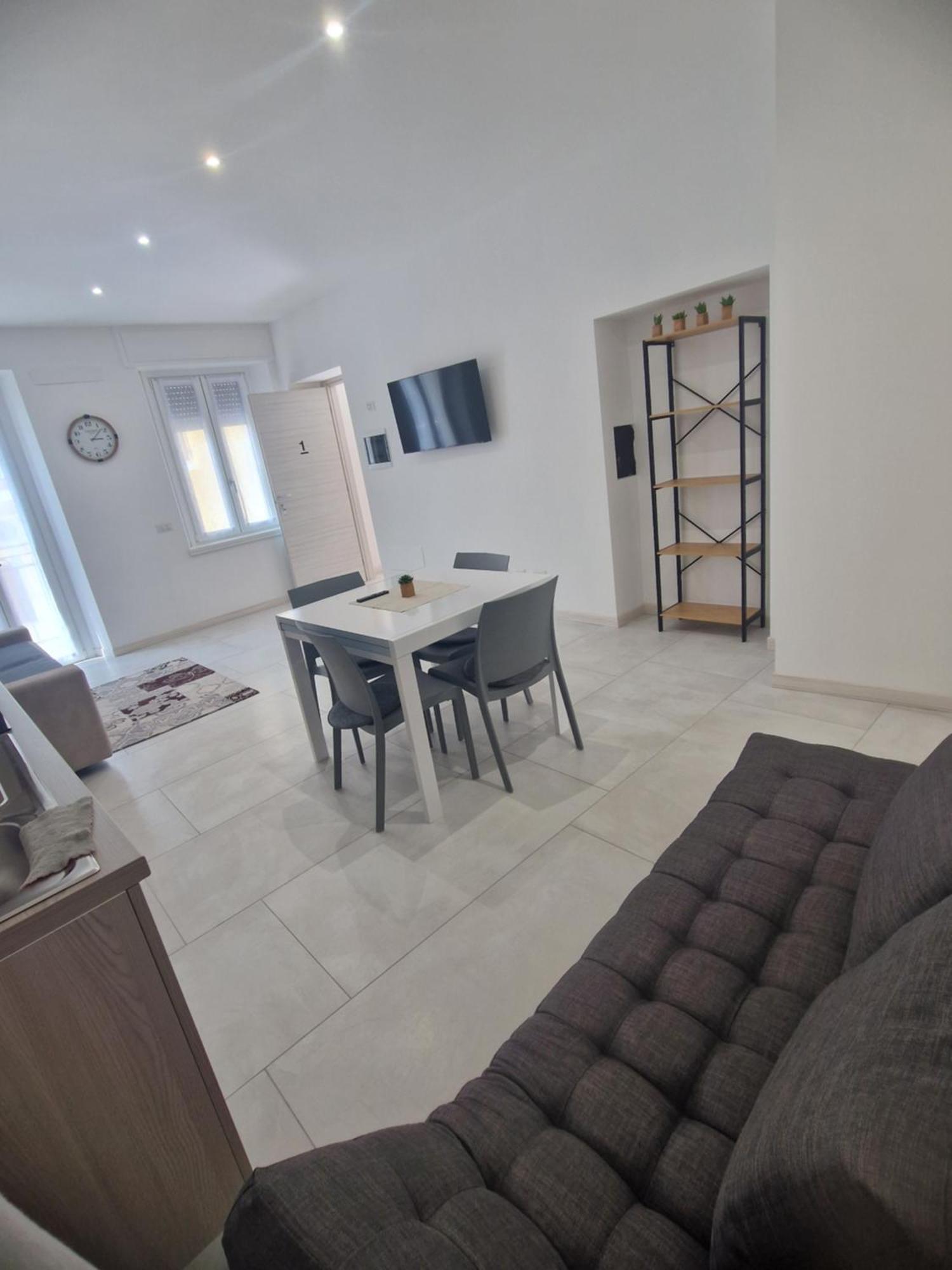 Enissa Apartment Cislago Ngoại thất bức ảnh