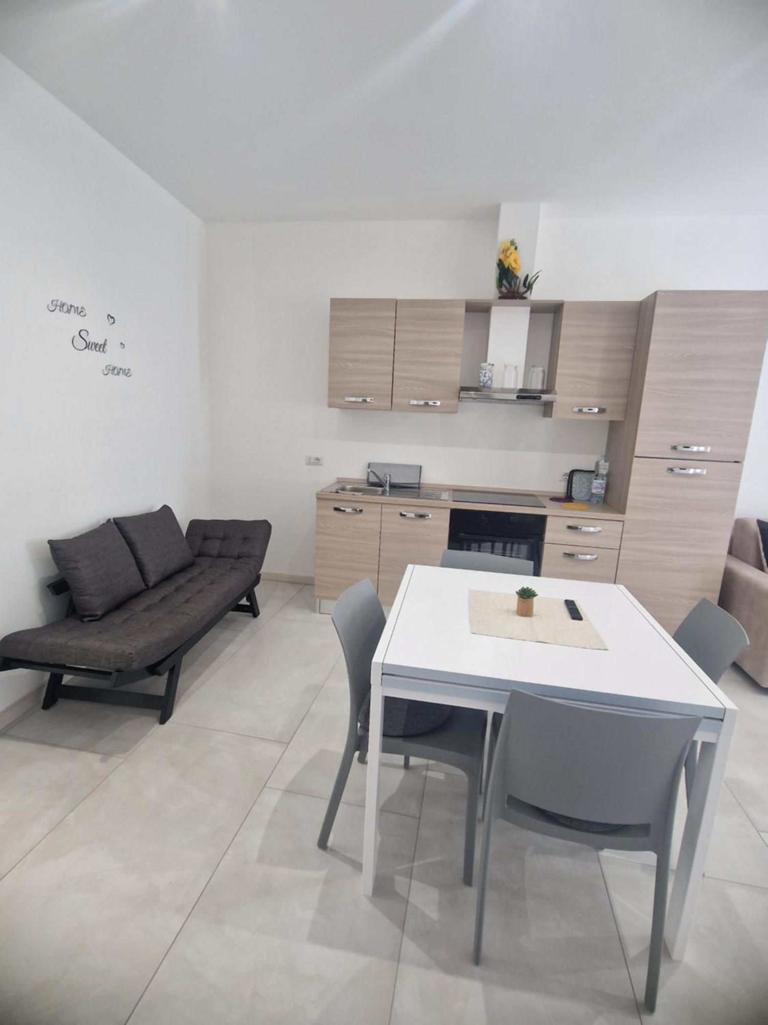 Enissa Apartment Cislago Ngoại thất bức ảnh